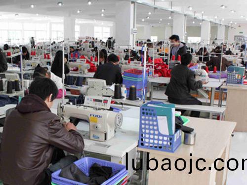 防(fang)靜電(dian)服生(sheng)産車間(jian)